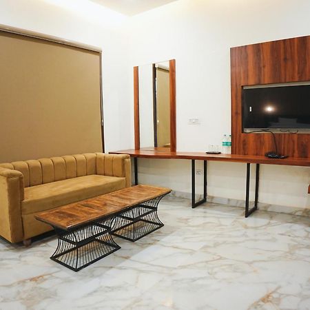 The Krati Resort & Convention Centre Bareilly Bagian luar foto