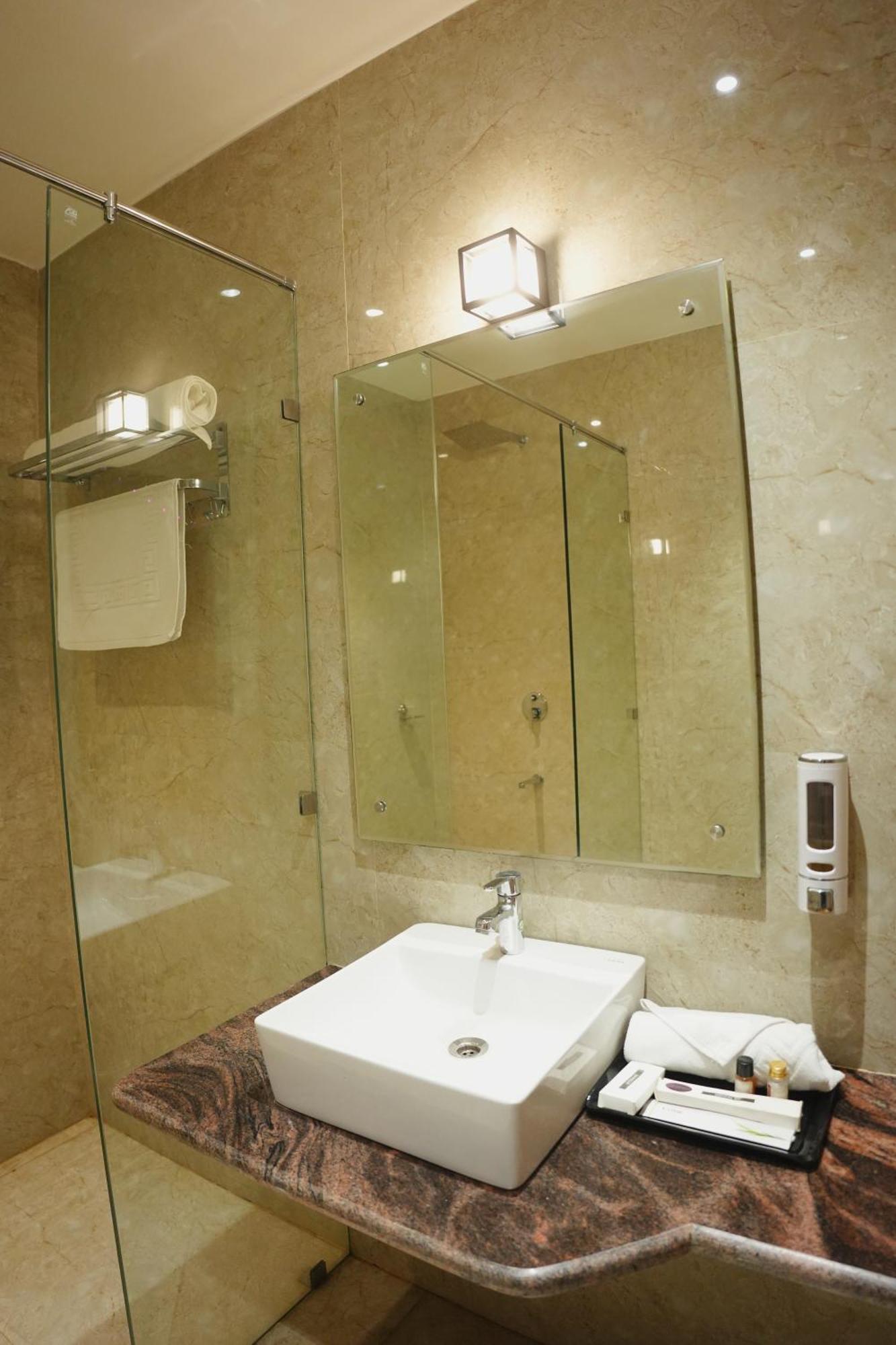 The Krati Resort & Convention Centre Bareilly Bagian luar foto