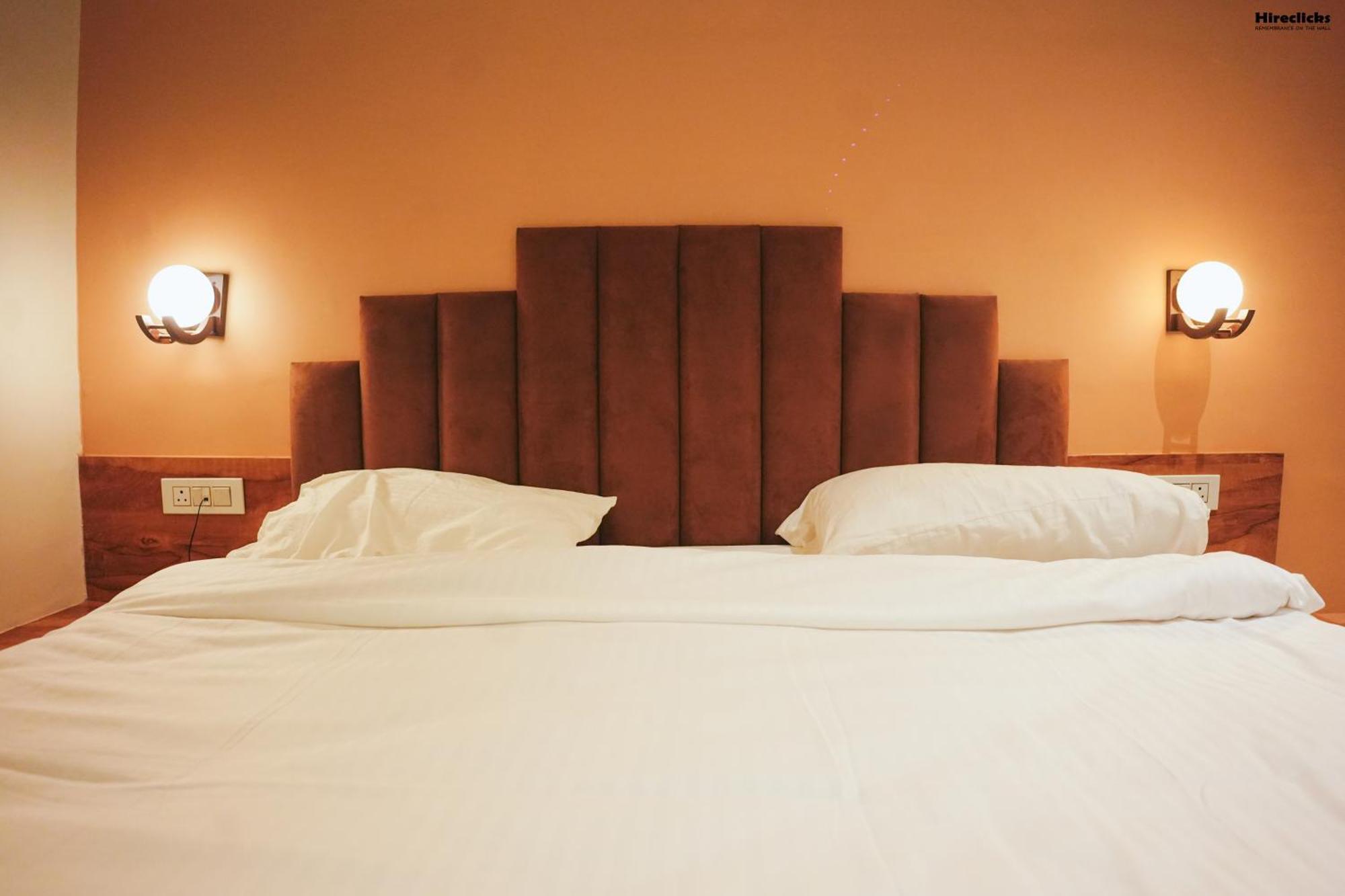The Krati Resort & Convention Centre Bareilly Bagian luar foto