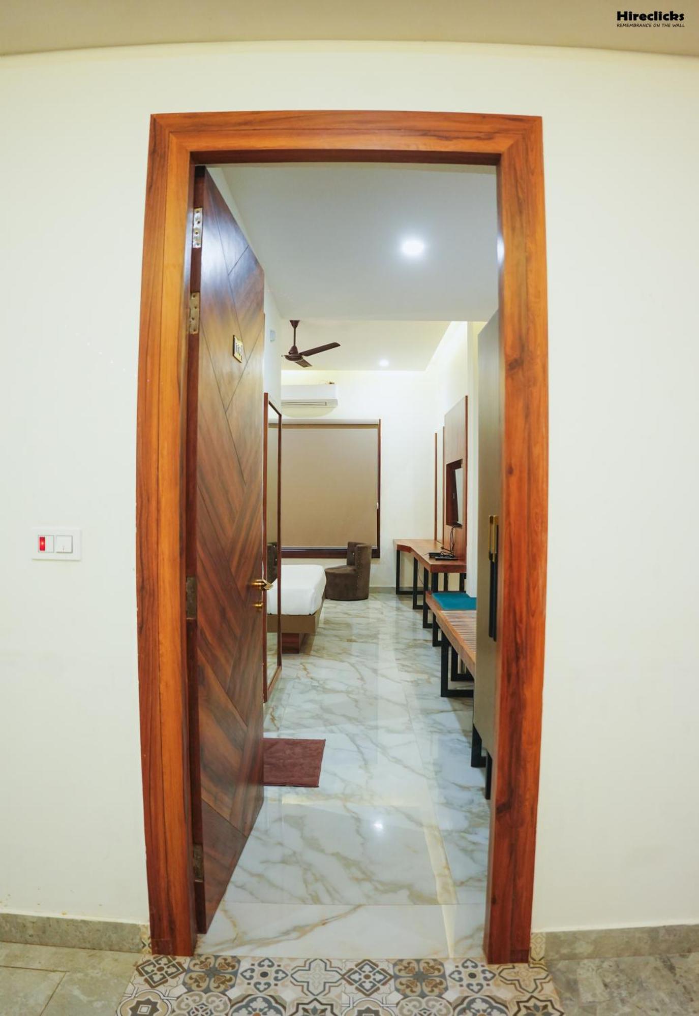 The Krati Resort & Convention Centre Bareilly Bagian luar foto