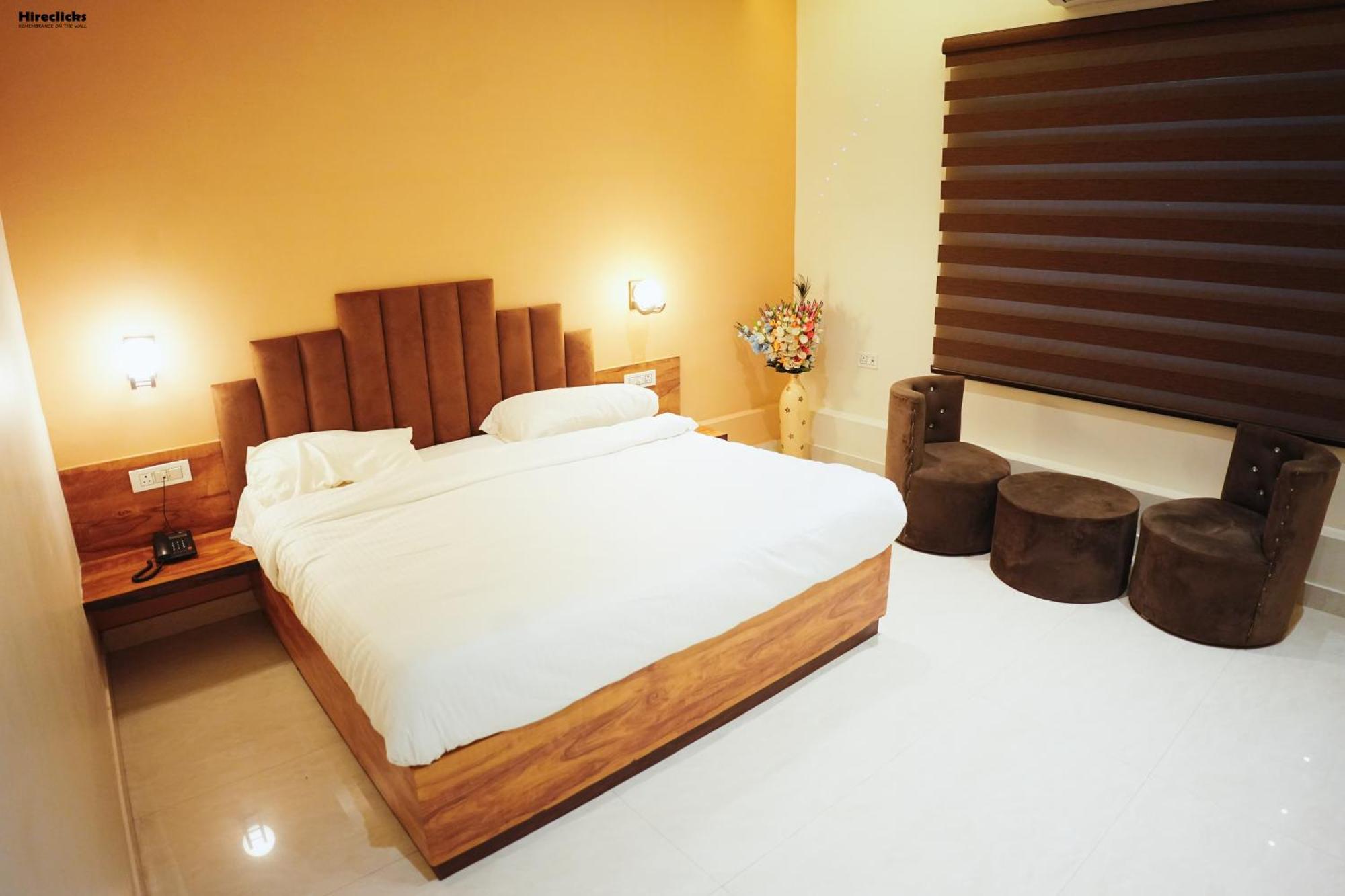 The Krati Resort & Convention Centre Bareilly Bagian luar foto