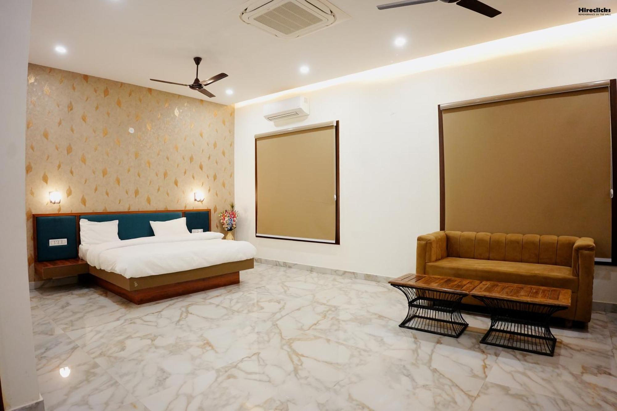 The Krati Resort & Convention Centre Bareilly Bagian luar foto